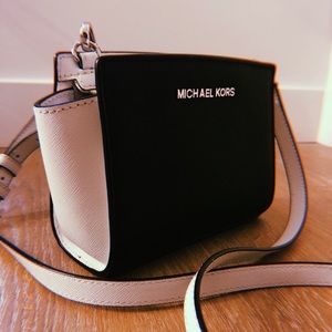 Michael Kors Selma Mini Messenger Bag